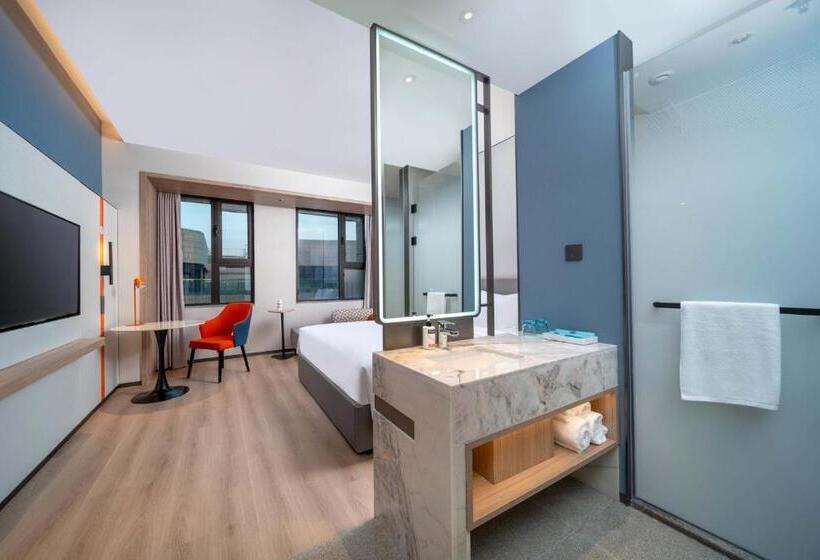 Отель Holiday Inn Express Suzhou Shihu University Town