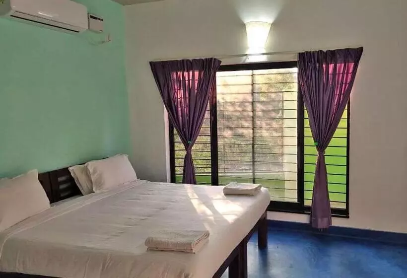 هتل Megam Guest House