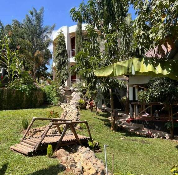 בית מלון כפרי Skill Forest Lodge