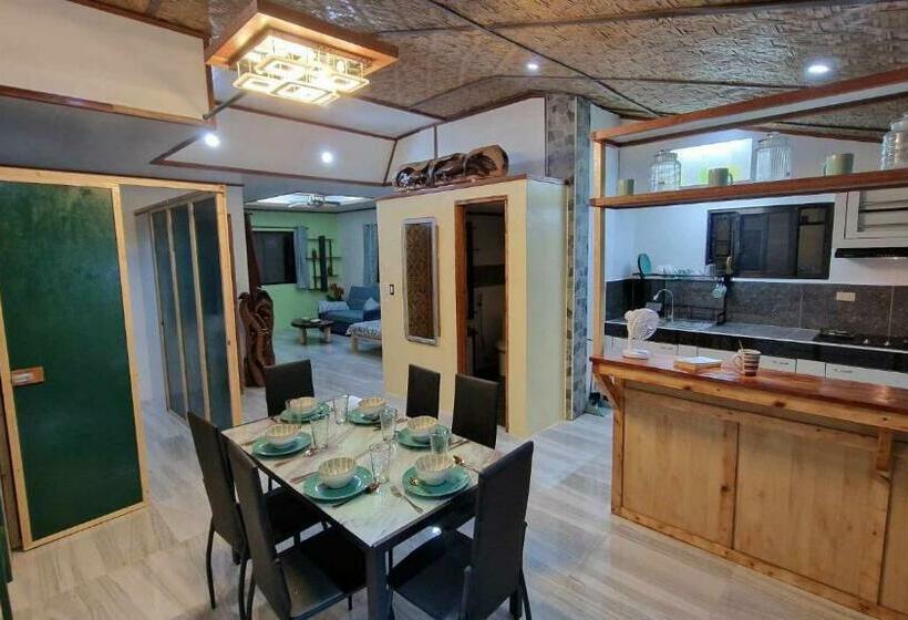 ユースホステル Mayome Tourist Inn   Moalboal