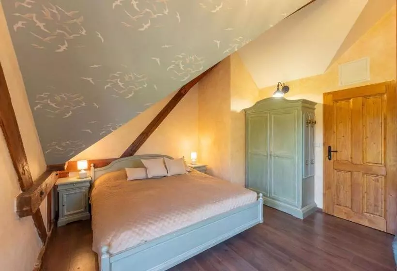 ユースホステル Zámeček   Chateau Lány   Depandance Stroodel