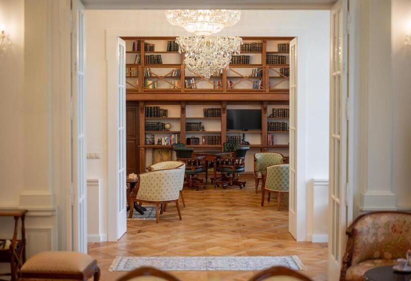 Szálló Zámeček Chateau Lány Depandance Stroodel