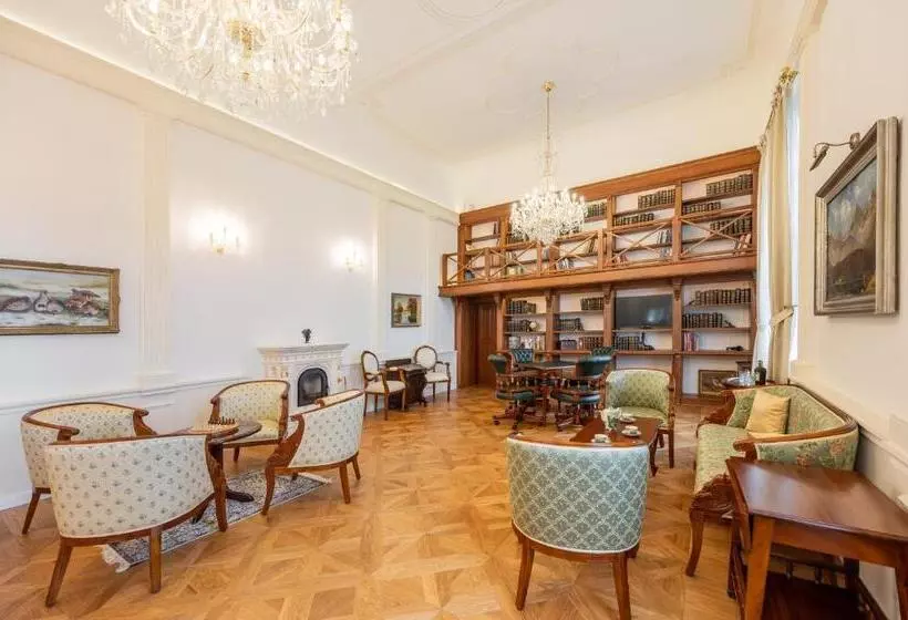 ユースホステル Zámeček   Chateau Lány   Depandance Stroodel