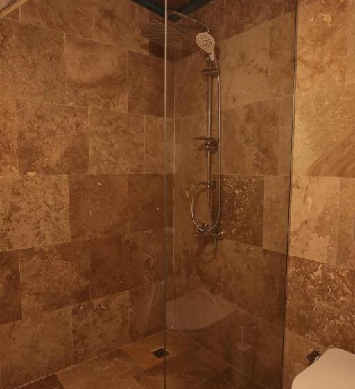 تختخواب و صبحانه Stone Owl Otel & Restaurant