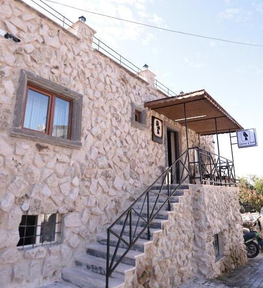 تختخواب و صبحانه Stone Owl Otel & Restaurant