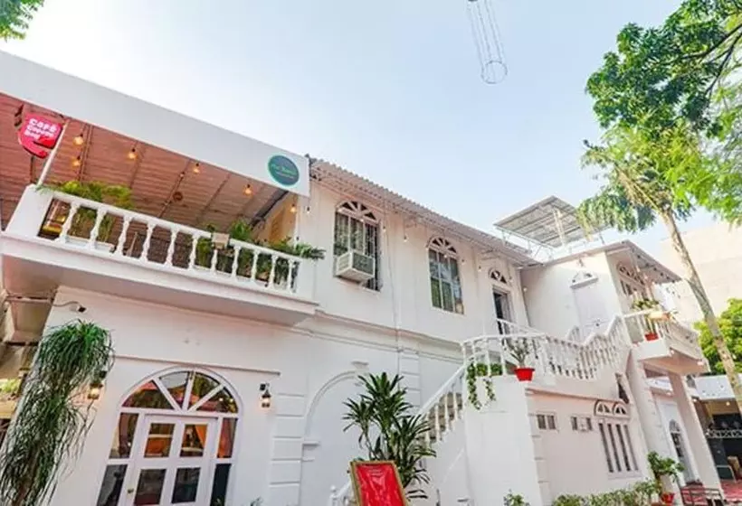 Fabhotel Sarovar Palace
