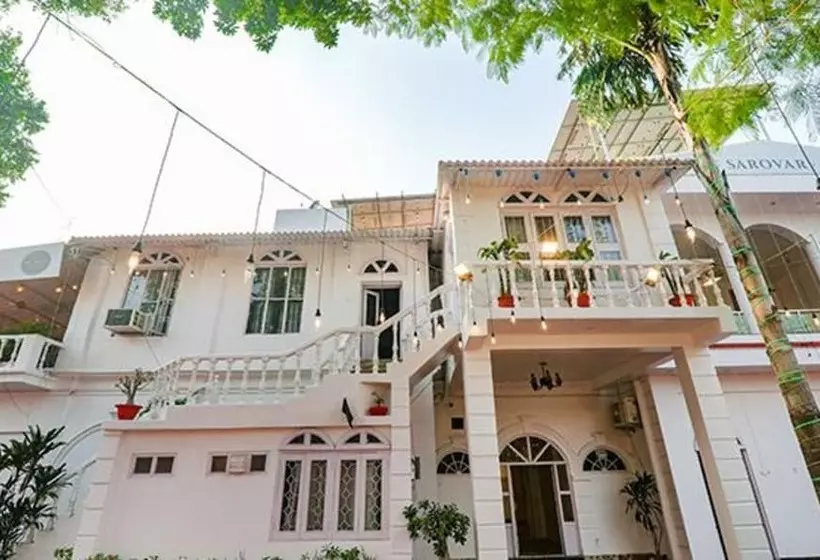 Fabhotel Sarovar Palace