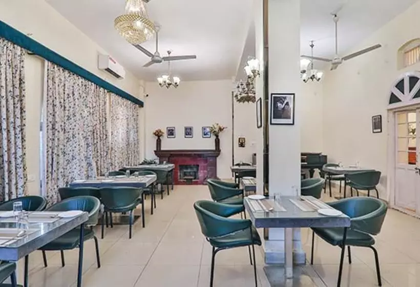 Fabhotel Sarovar Palace