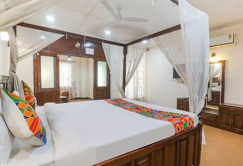 Fabhotel Sarovar Palace