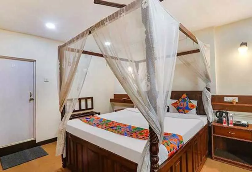 Fabhotel Sarovar Palace