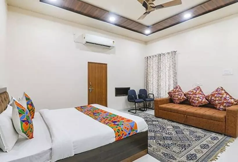 Fabhotel Sarovar Palace