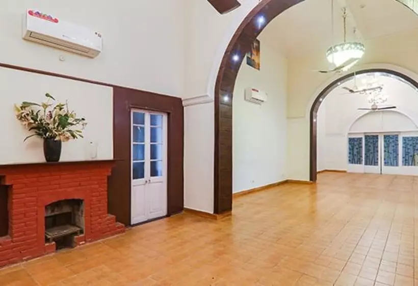 Fabhotel Sarovar Palace