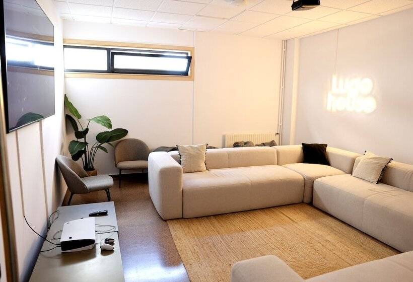 هتل Micampus Lugo Student Residence