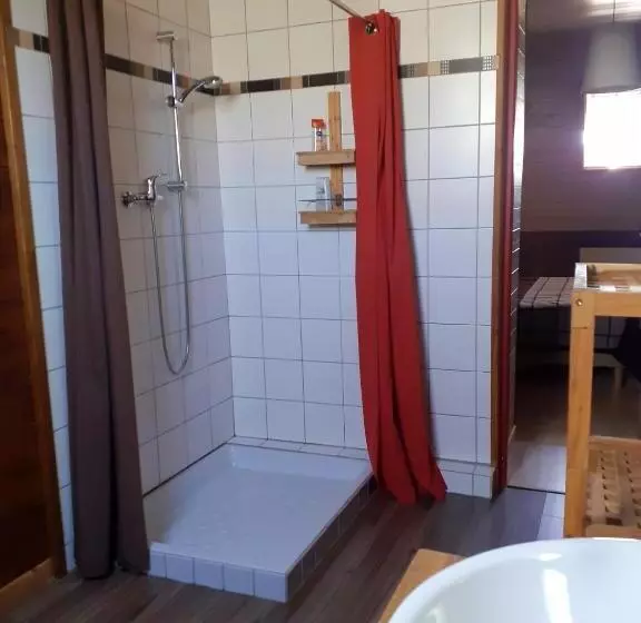 Aamiaismajoitus (B&B) Chambres D Hôtes Coeur De Bastié Et Ranch Du Lévézou