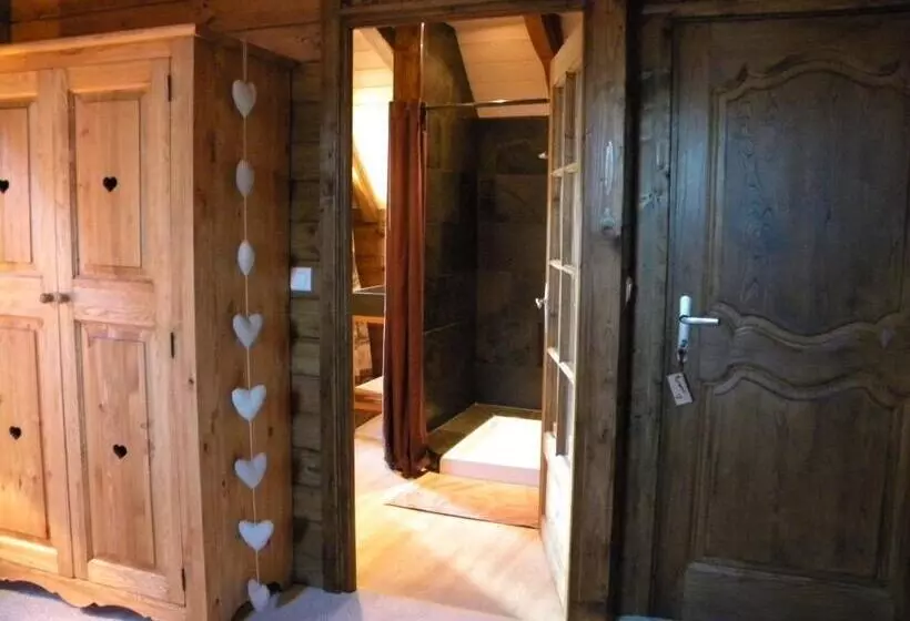 Aamiaismajoitus (B&B) Chambres D Hôtes Coeur De Bastié Et Ranch Du Lévézou