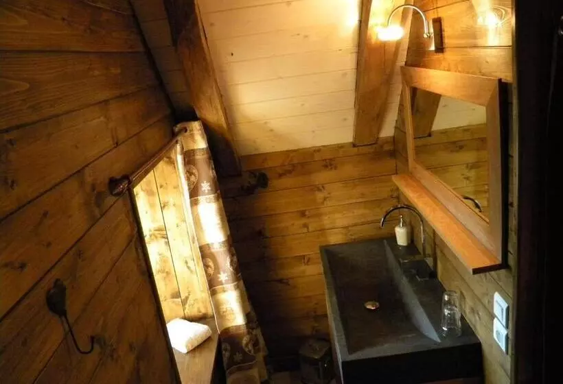 Aamiaismajoitus (B&B) Chambres D Hôtes Coeur De Bastié Et Ranch Du Lévézou