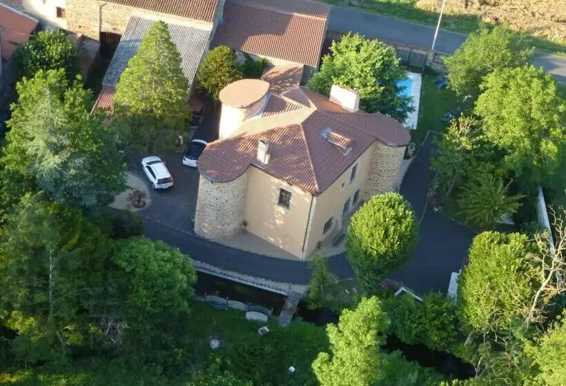 Aamiaismajoitus (B&B) Chateau Des Aiguilles