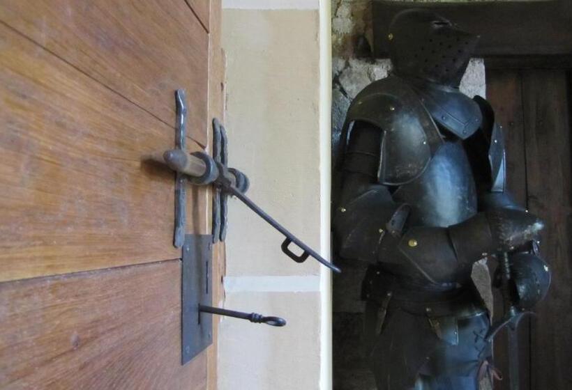 민박 Chateau Des Aiguilles