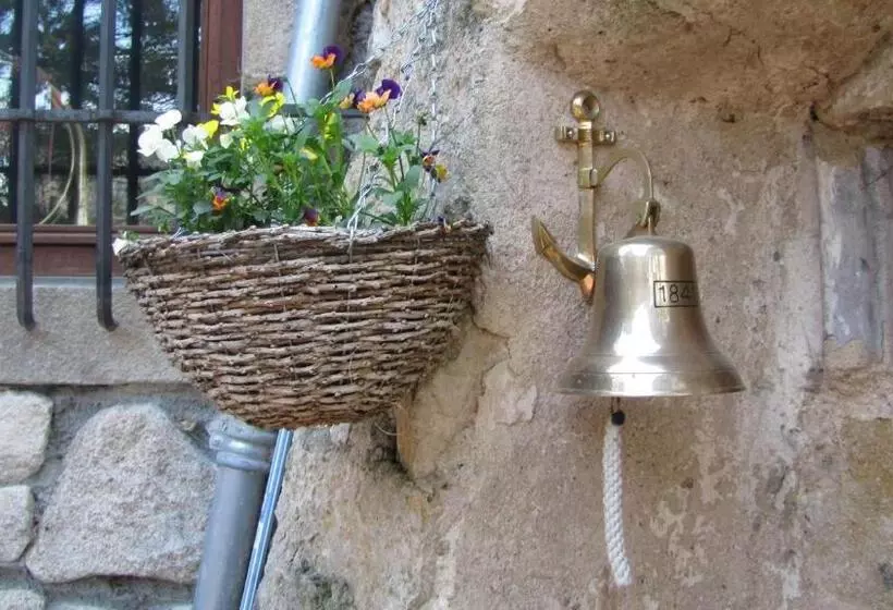 Aamiaismajoitus (B&B) Chateau Des Aiguilles