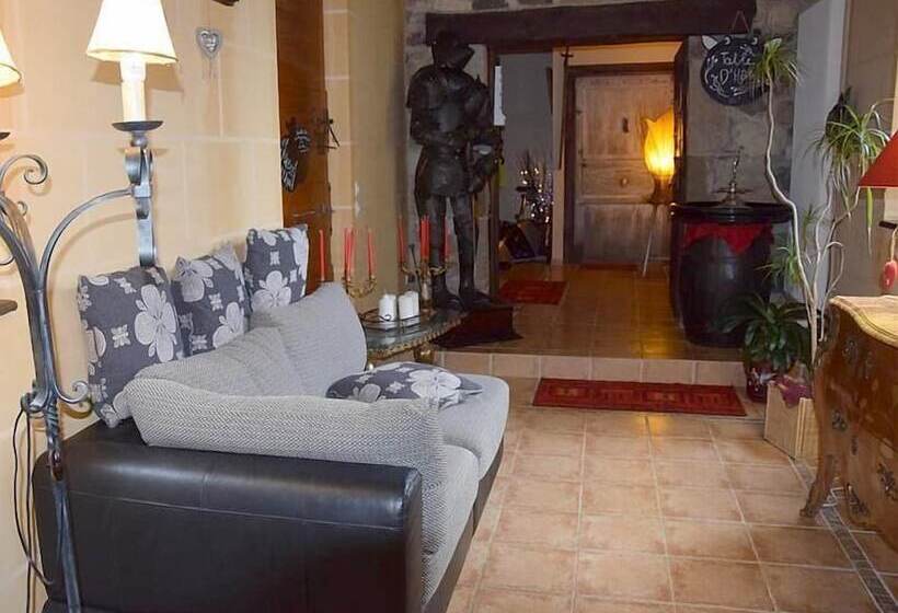 민박 Chateau Des Aiguilles