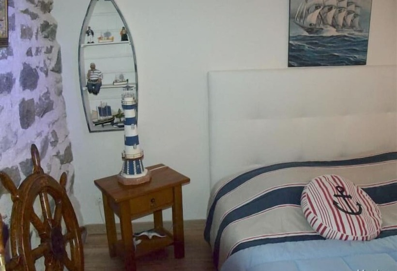 민박 Chateau Des Aiguilles