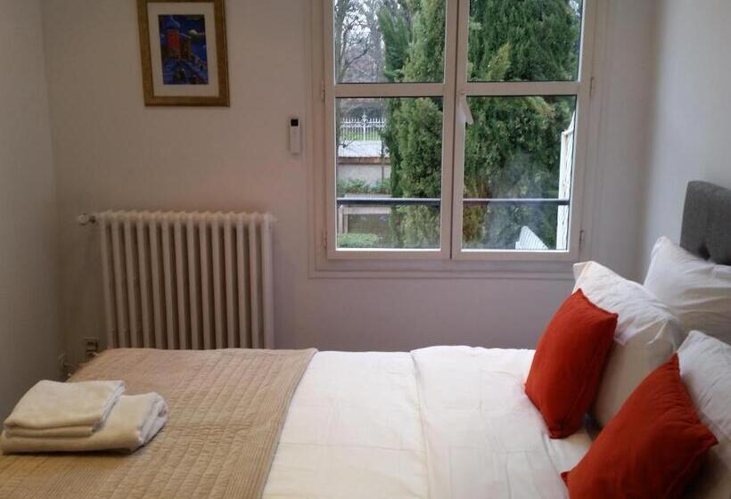 مبيت وإفطار Villa Castoria