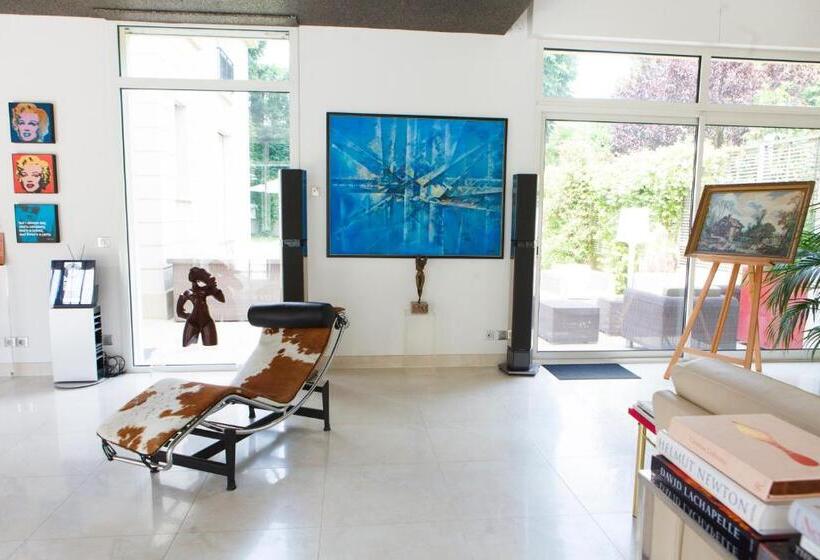 مبيت وإفطار Villa Castoria