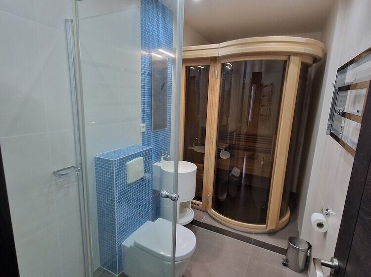 مبيت وإفطار Villa Castoria