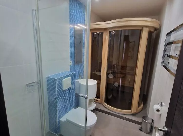 Aamiaismajoitus (B&B) Villa Castoria