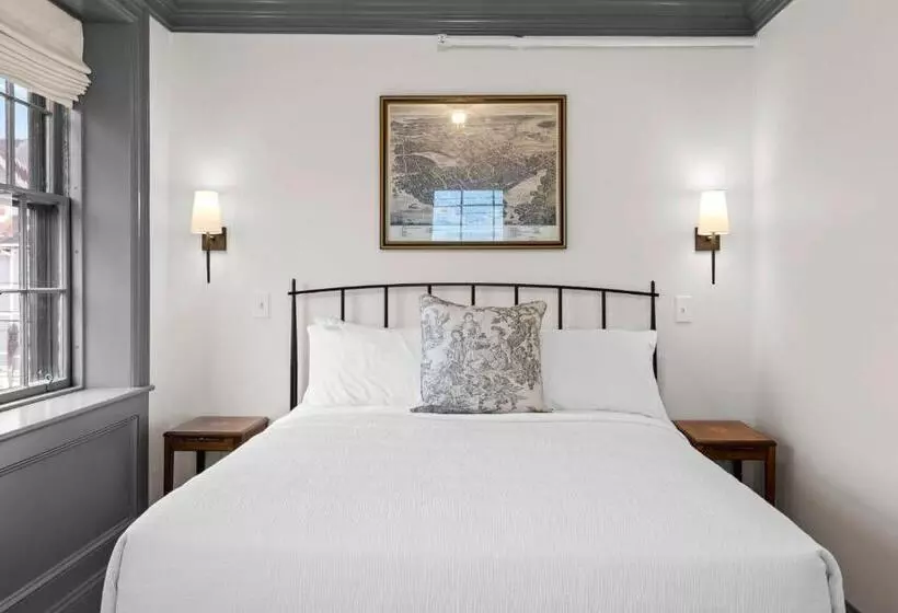 ユースホステル The Davenport Inn