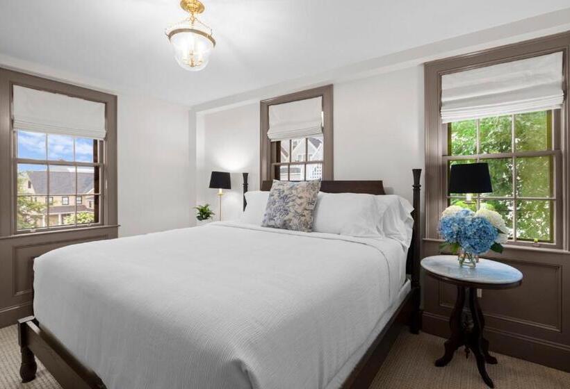 هاستل The Davenport Inn