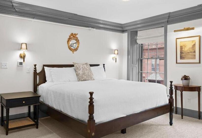 هاستل The Davenport Inn