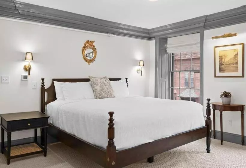 ユースホステル The Davenport Inn