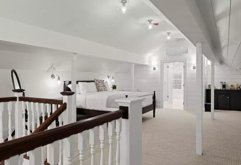 ユースホステル The Davenport Inn