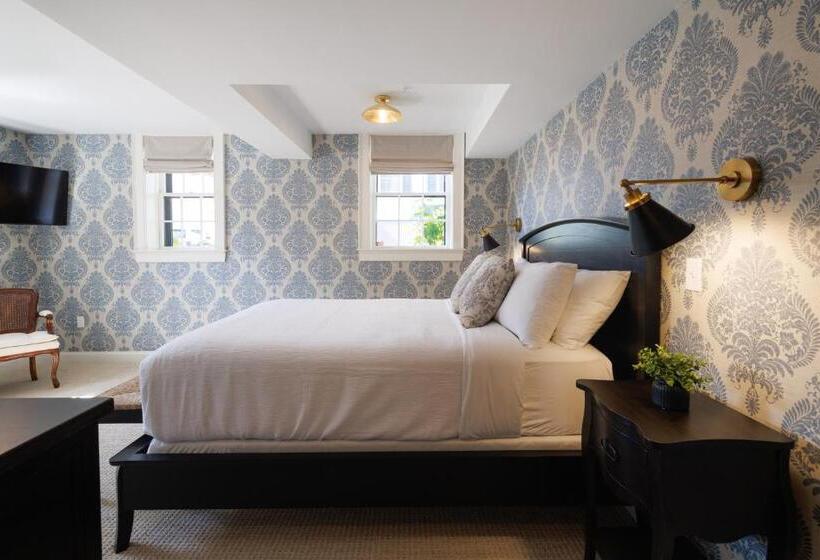 هاستل The Davenport Inn