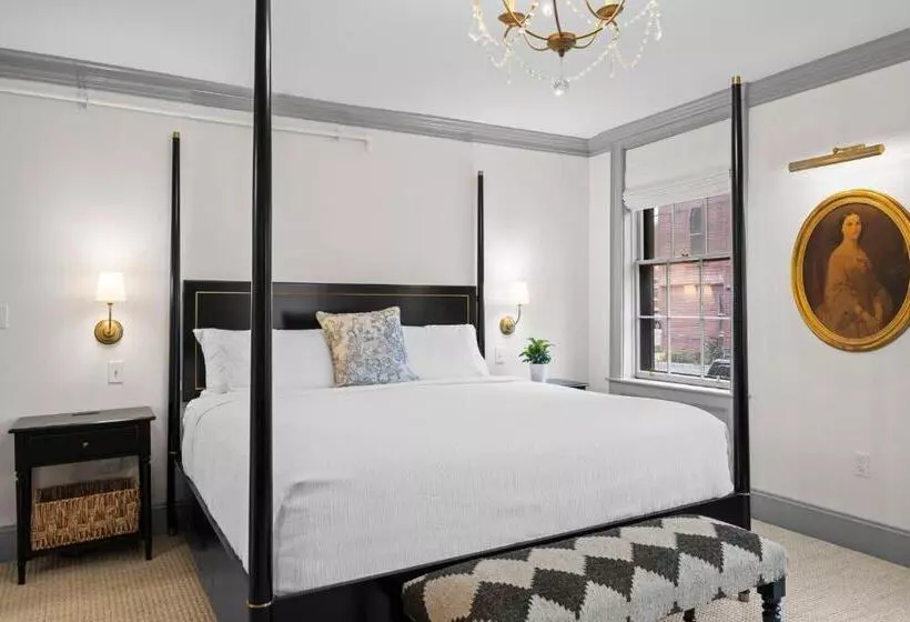 ユースホステル The Davenport Inn