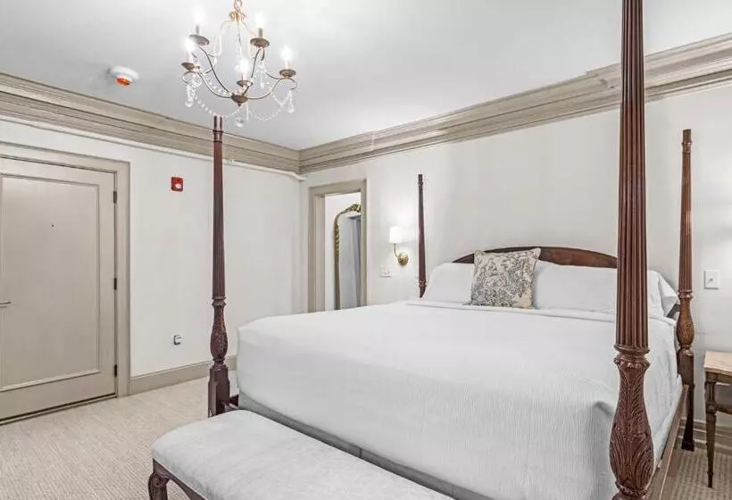 ユースホステル The Davenport Inn