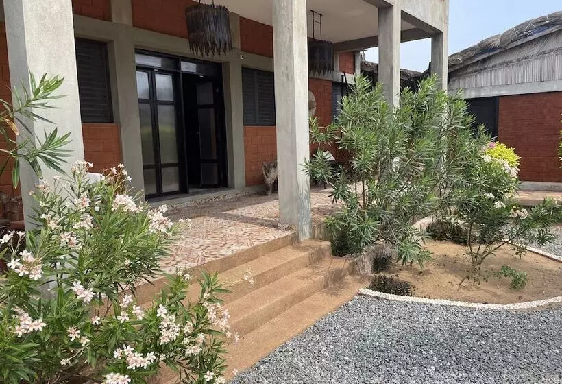 هتل La Maison Bleue Lome