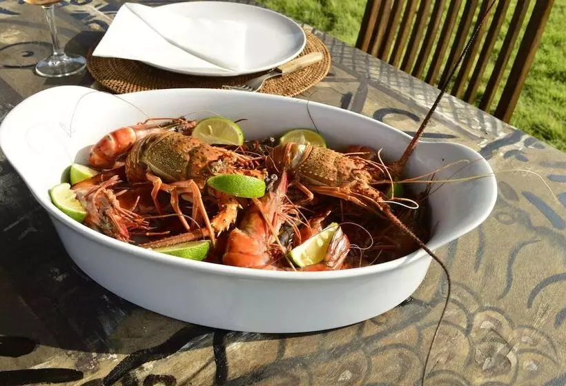 هتل La Maison Bleue Lome