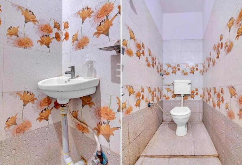 ホテル Vinit Lodging