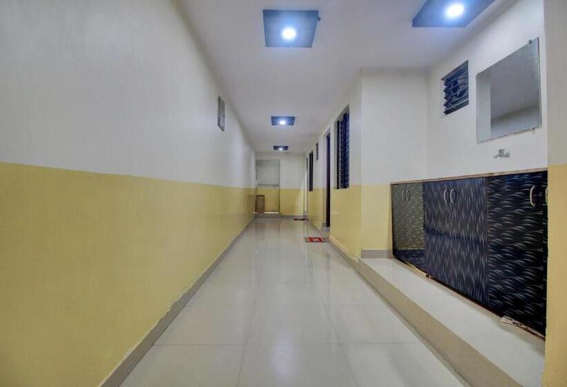 ホテル Vinit Lodging