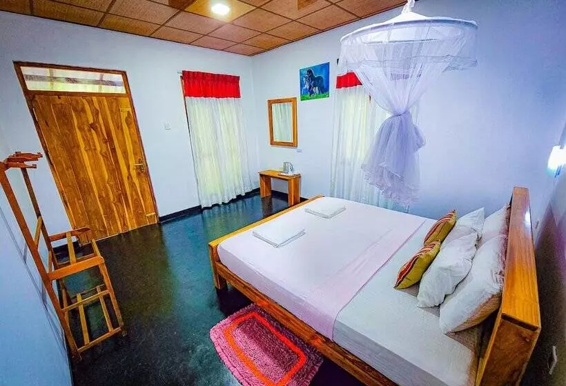 Majatalo Bright Sun Safari