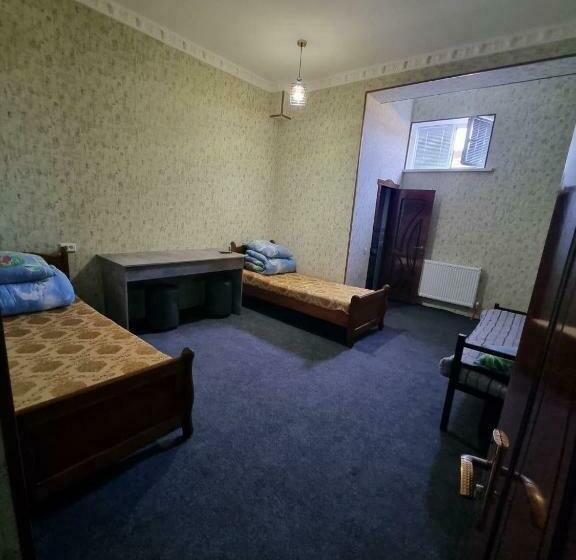 هاستل хостел наманган хонсарой травел