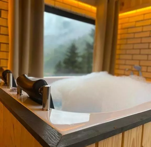 هتل Berva Bungalow