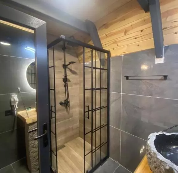 هتل Berva Bungalow