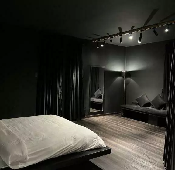 هتل Senso House