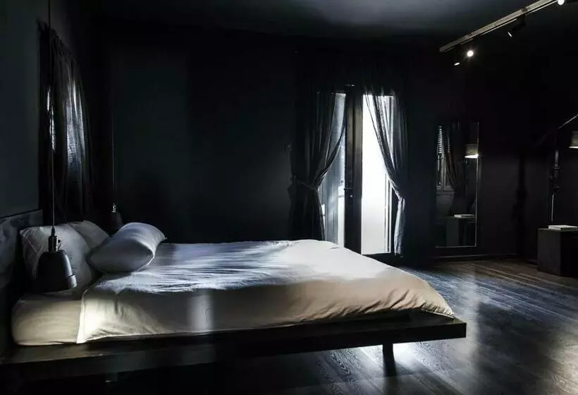 هتل Senso House