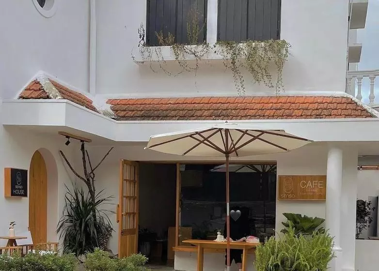 هتل Senso House