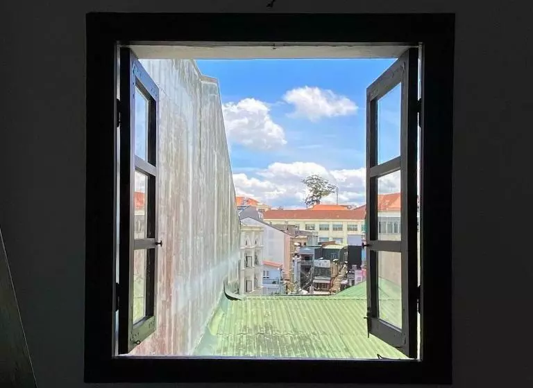 هتل Senso House