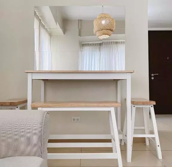 Huge 1bedroom Condotel W Balcony Near Smart Araneta Coliseum